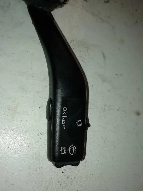 Mando Limpia para Seat Leon (1P1)