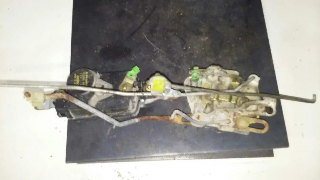 Cerradura Puerta Delantera Derecha para Mitsubishi Montero (L040)