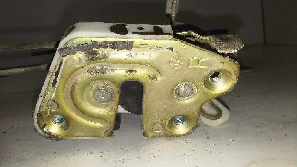 Cerradura Puerta Trasera Derecha para Mitsubishi Montero (L040)