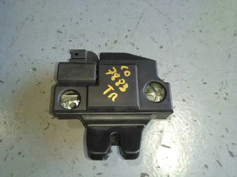 Cerradura Maletero / Porton para Toyota Corolla (E15)