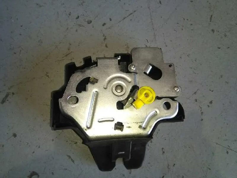 Cerradura Maletero / Porton para Toyota Corolla (E15)