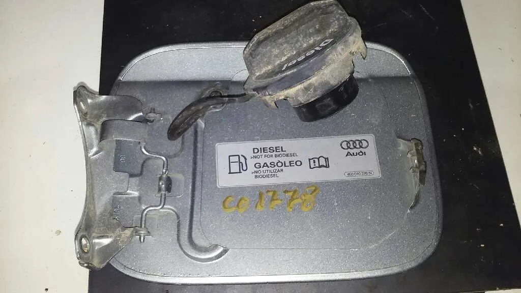 Tapa Exterior Combustible para Audi A4 Berlina (8E)