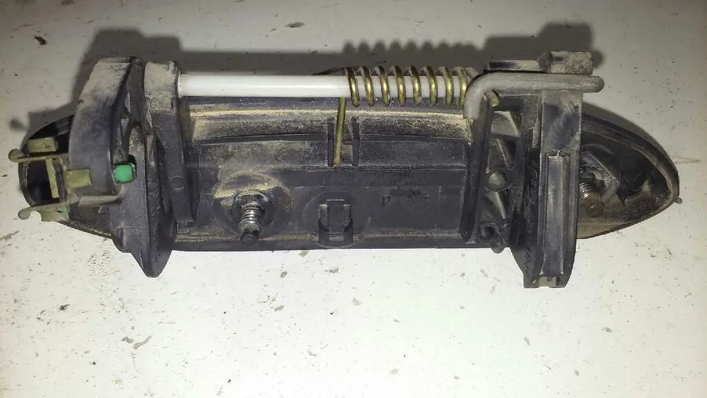 Maneta Exterior Delantera Izquierda para Renault Megane I Classic (La0)