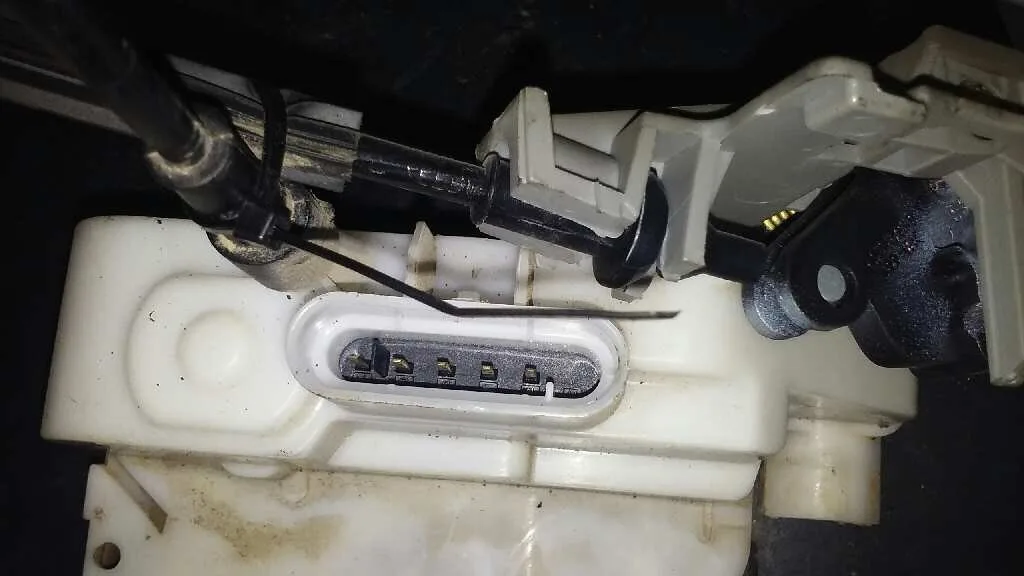 Cerradura Puerta Delantera Izquierda para Citroën C3