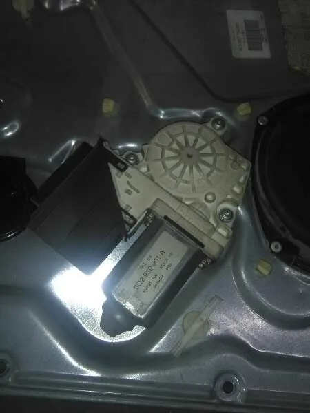 Elevalunas Delantero Derecho para Seat Ibiza (6L1)