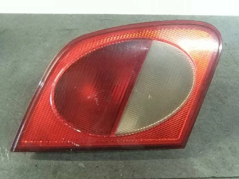 Piloto Trasero Izquierdo Interior para Mercedes-Benz Clase E (W210) Berlina Diesel