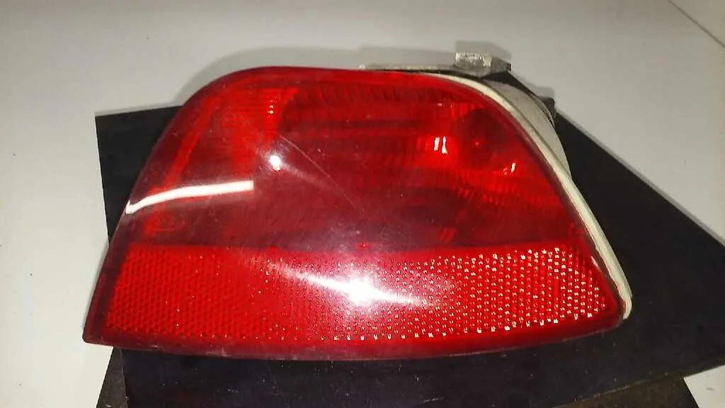 Faro Antiniebla Trasero Izquierdo para Ford Focus Berlina (Cak)