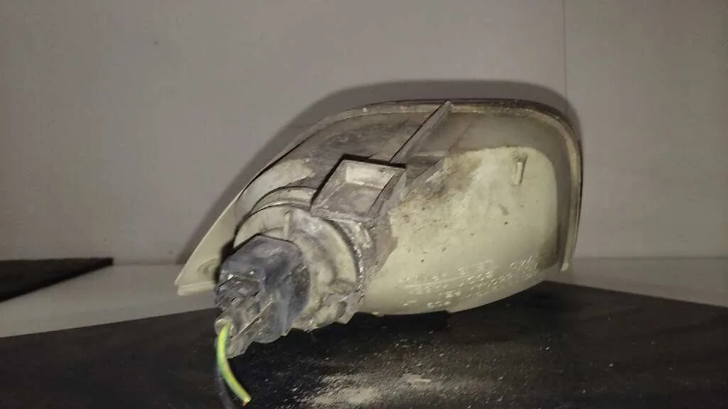 Faro Antiniebla Trasero Izquierdo para Ford Focus Berlina (Cak)