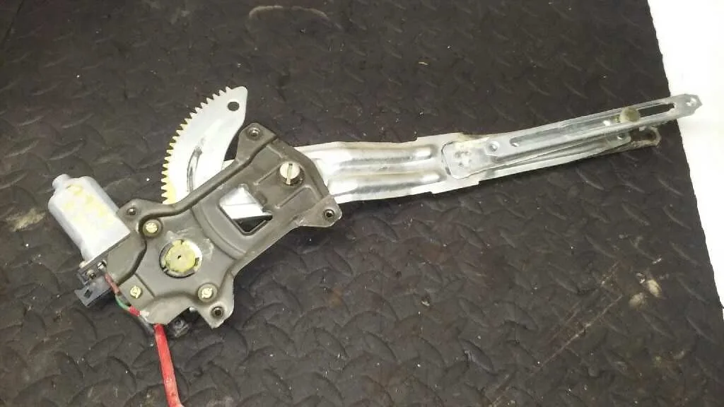 Elevalunas Delantero Derecho para Suzuki Baleno Fam. Sy (Eg)