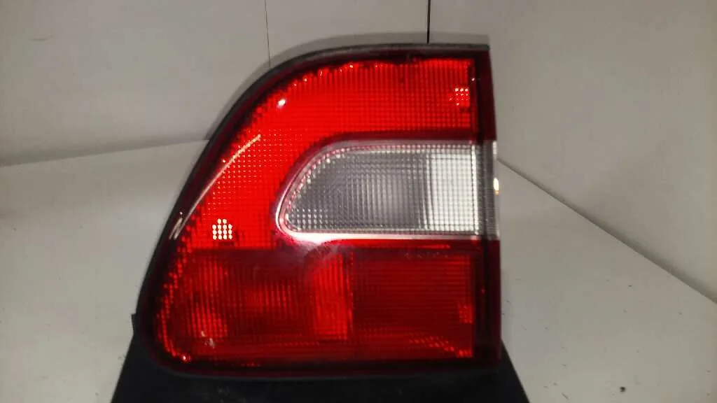 Piloto Trasero Izquierdo Interior para Suzuki Baleno Fam. Sy (Eg)