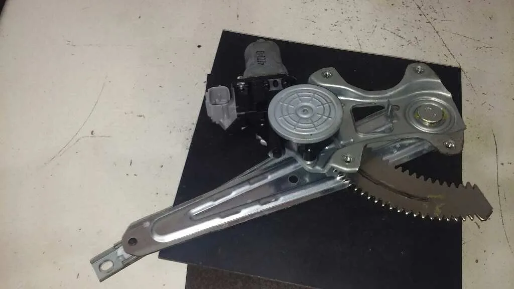 Elevalunas Trasero Izquierdo para Nissan Juke (F15)