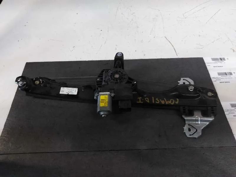 Elevalunas Delantero Izquierdo para Nissan Pulsar (C13)