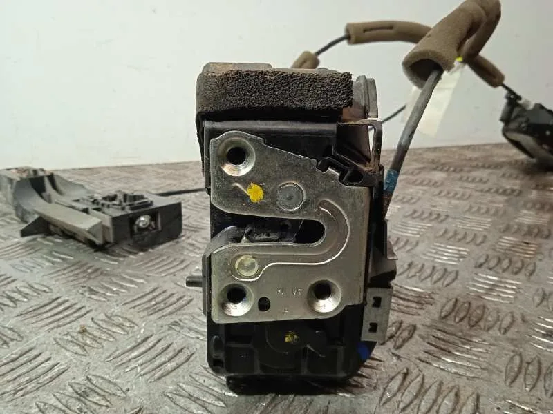 Cerradura Puerta Trasera Derecha para Nissan Pulsar (C13)