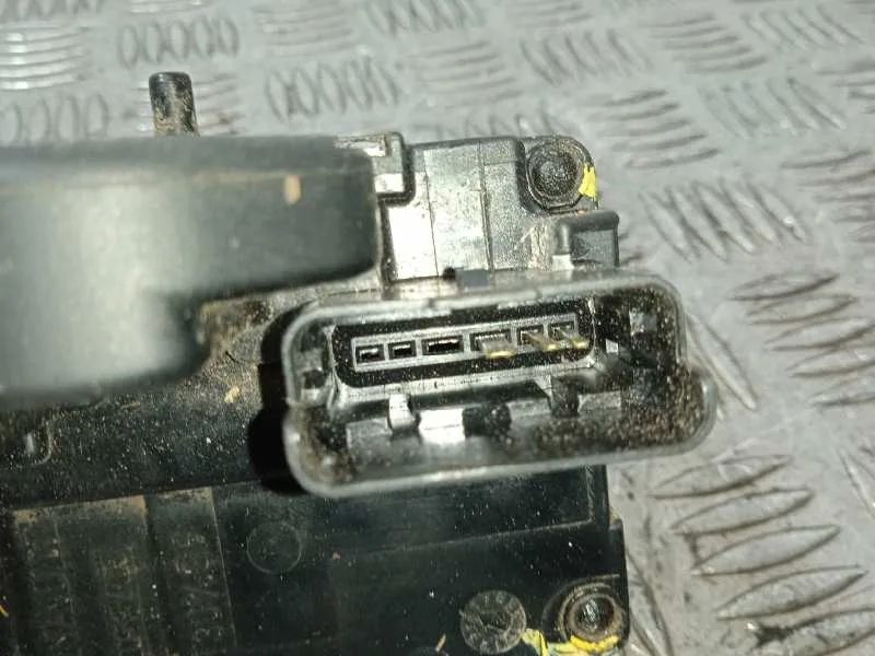 Cerradura Puerta Trasera Derecha para Nissan Pulsar (C13)