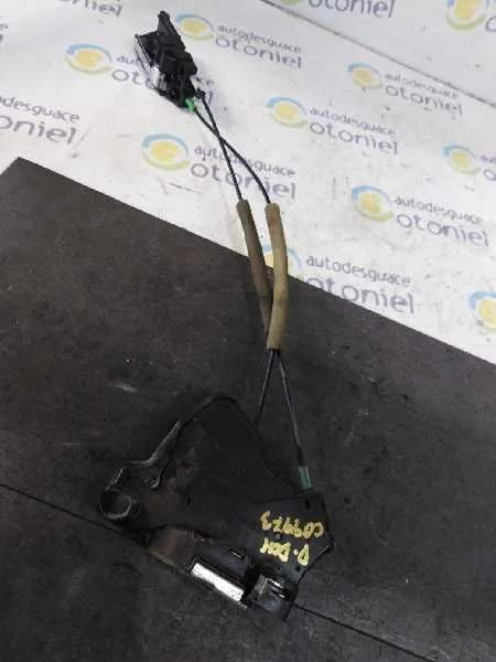 Cerradura Puerta Delantera Derecha para Toyota Corolla (E12)