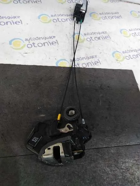 Cerradura Puerta Trasera Izquierda para Toyota Corolla (E12)
