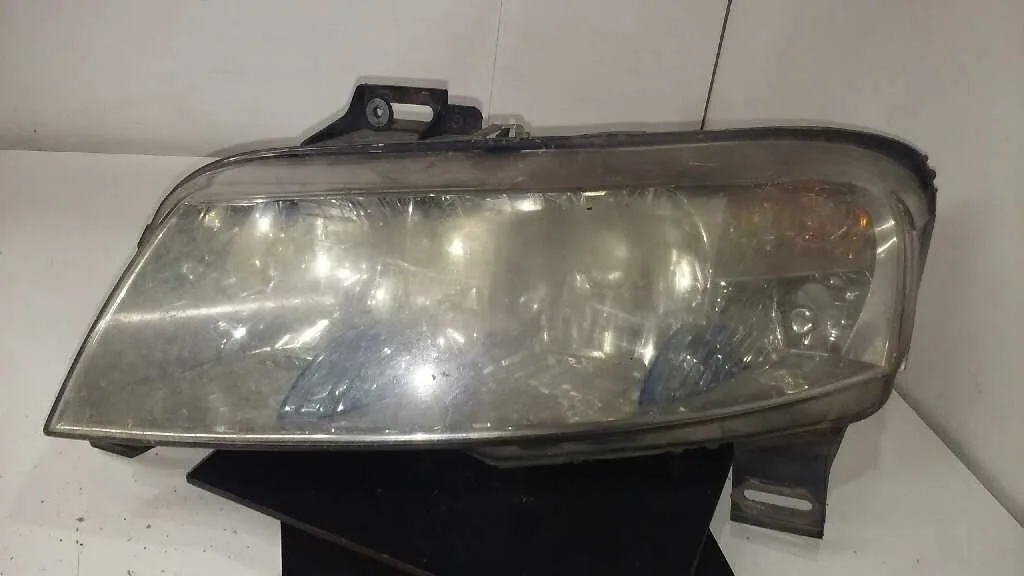 Faro Izquierdo para Fiat Stilo (192)