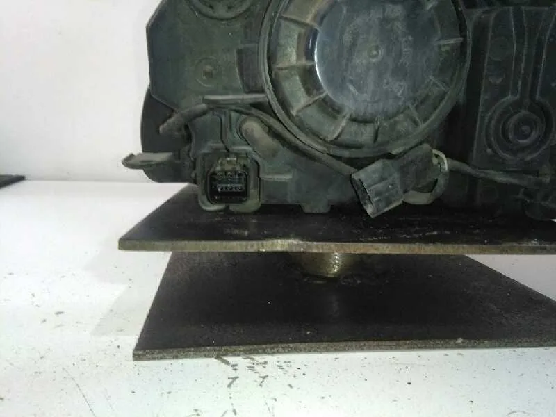 Faro Derecho para Kia Carens
