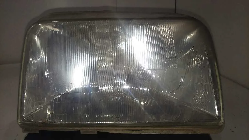 Faro Derecho para Renault Rapid/Express (F40)