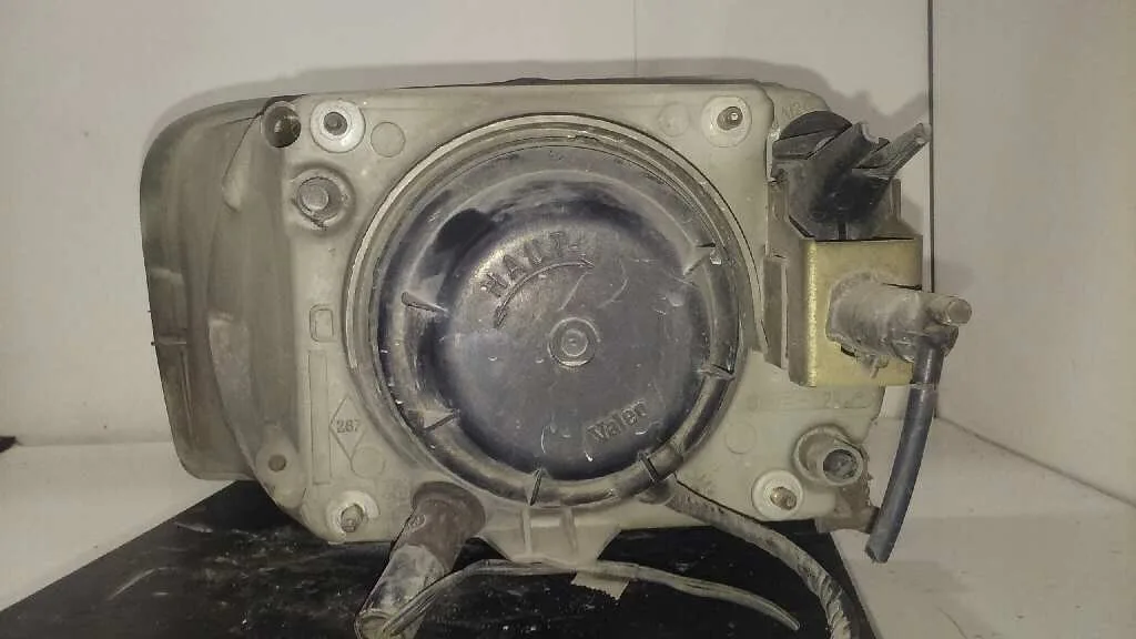 Faro Derecho para Renault Rapid/Express (F40)