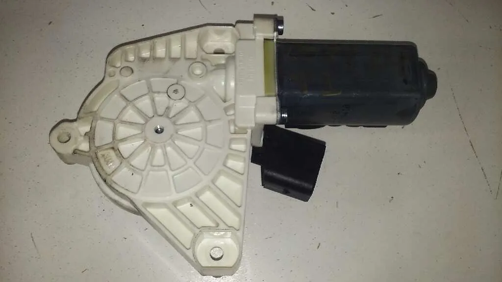Motor Elevalunas Trasero Izquierdo para Mercedes-Benz Clase Cla (W117)