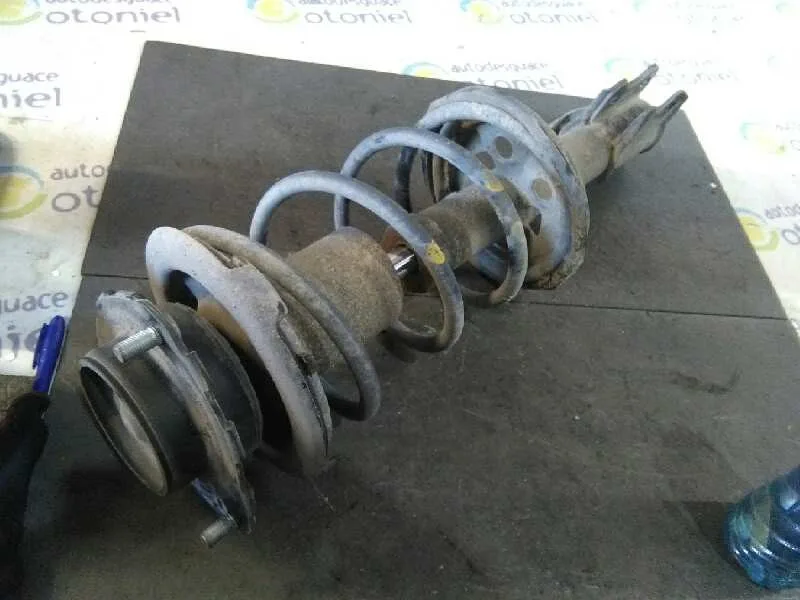 Amortiguador Delantero Derecho para Toyota Avensis Berlina (T 22)