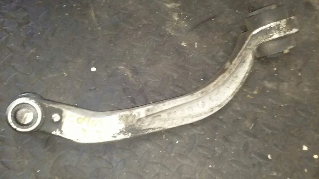 Brazo Suspension Inferior Delantero Izquierdo para Volkswagen Passat Berlina (3B2)