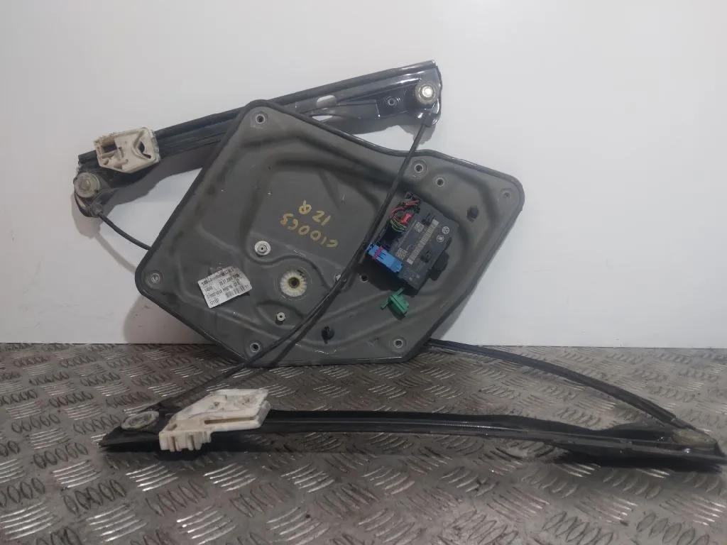 Elevalunas Delantero Izquierdo para Skoda Suberb (3T4)