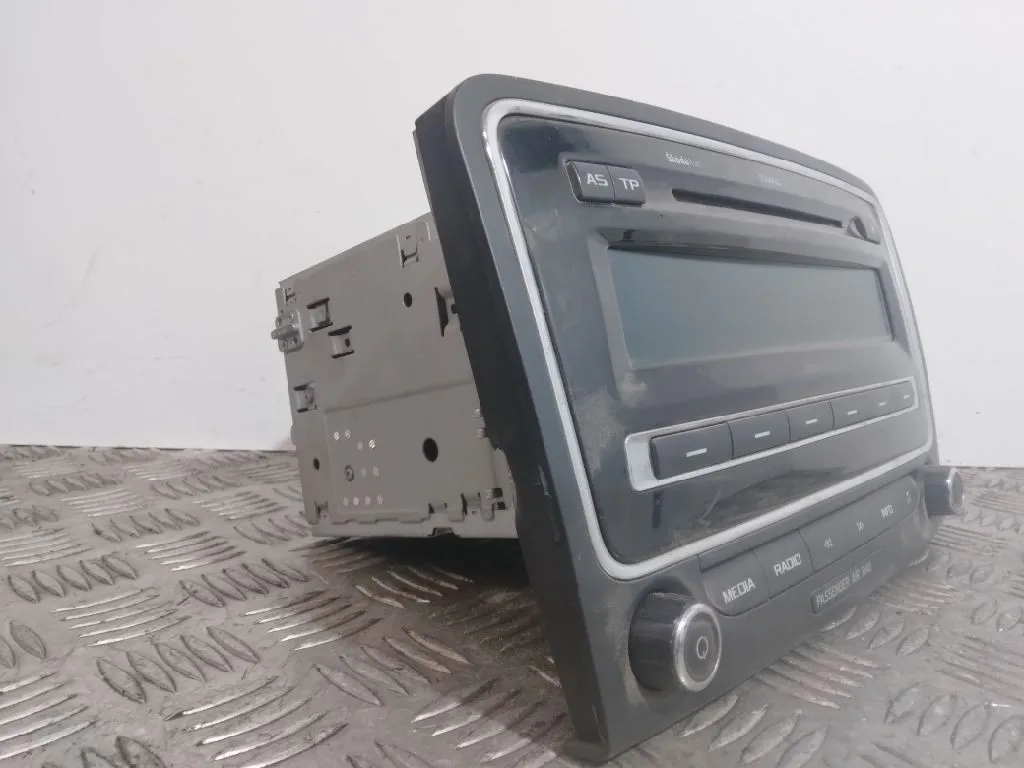 Sistema Audio / Radio Cd para Skoda Suberb (3T4)