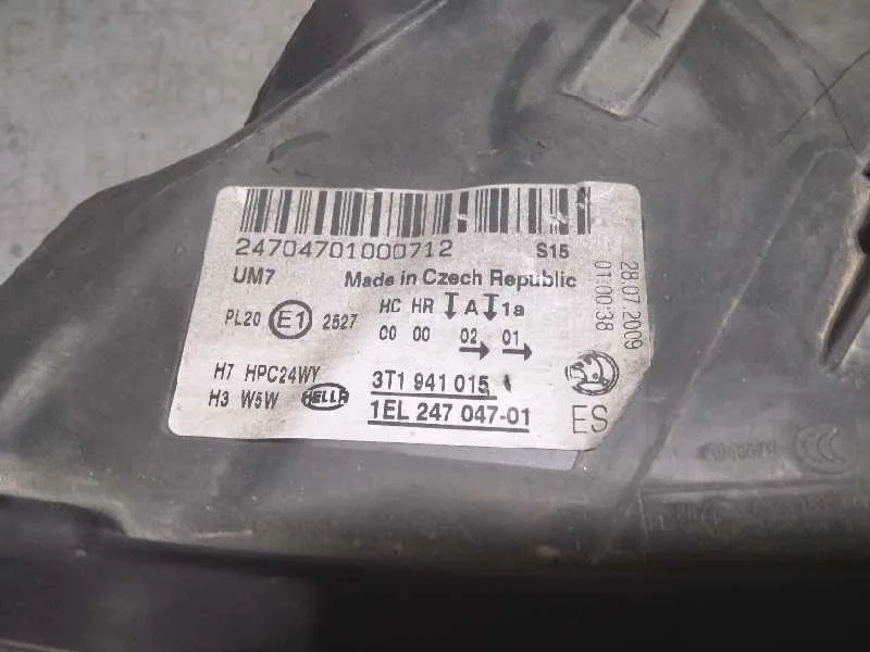 Faro Izquierdo para Skoda Suberb (3T4)