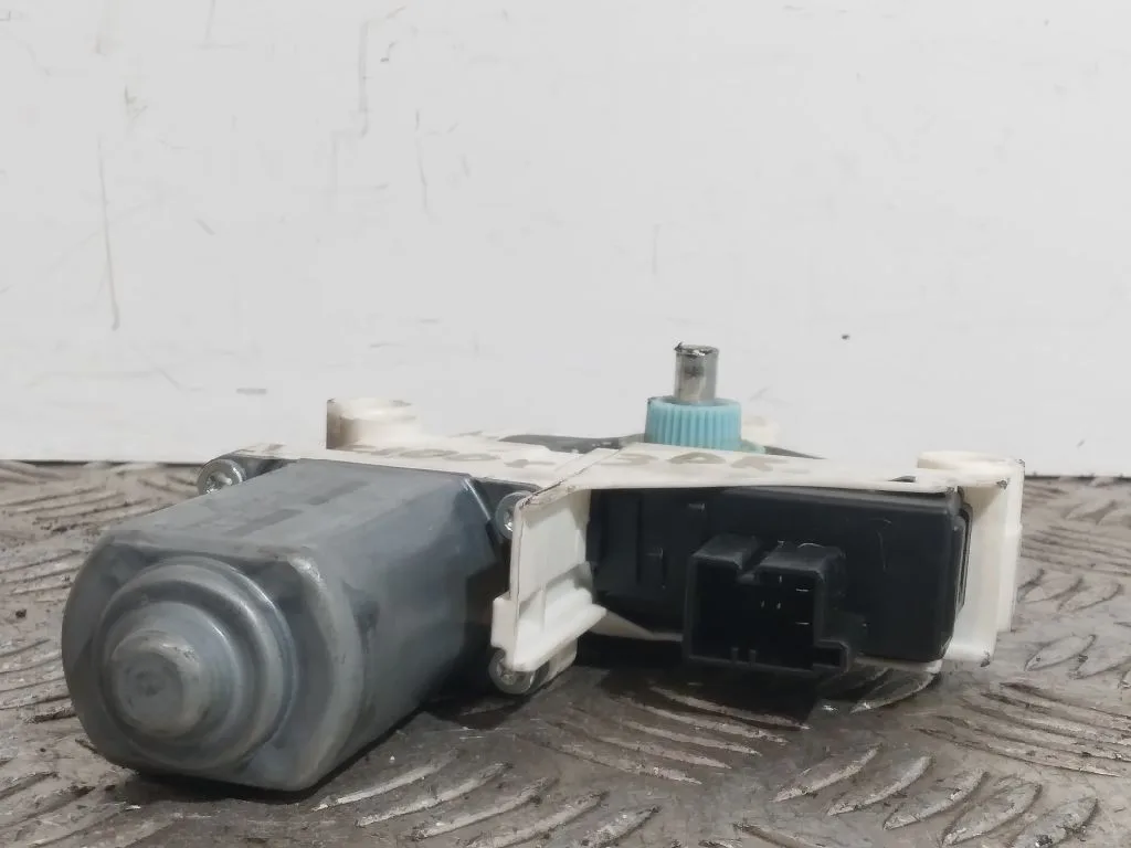 Motor Elevalunas Delantero Derecho para Skoda Suberb (3T4)