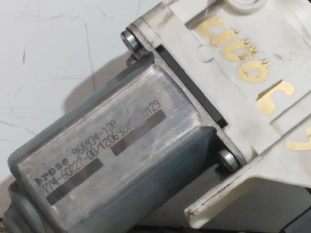 Motor Elevalunas Delantero Derecho para Skoda Suberb (3T4)