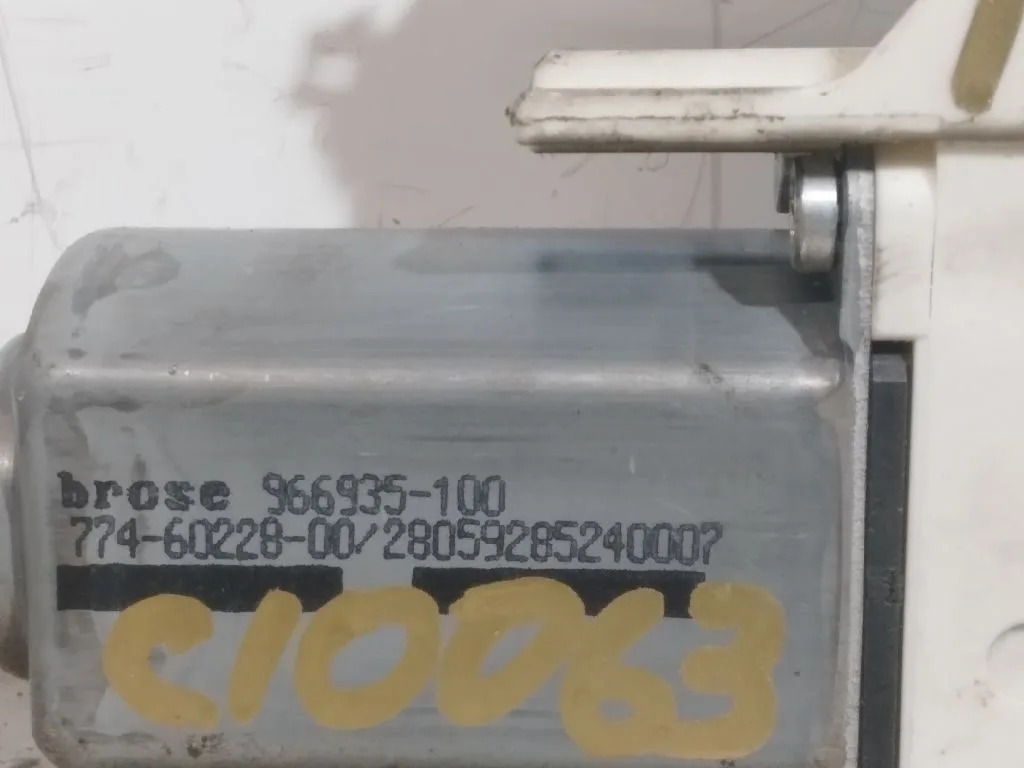 Motor Elevalunas Delantero Izquierdo para Skoda Suberb (3T4)