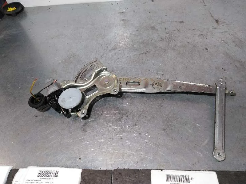 Elevalunas Delantero Derecho para Toyota Rav 4 (A3)
