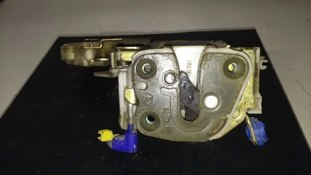 Cerradura Puerta Delantera Derecha para Nissan Vanette Cargo
