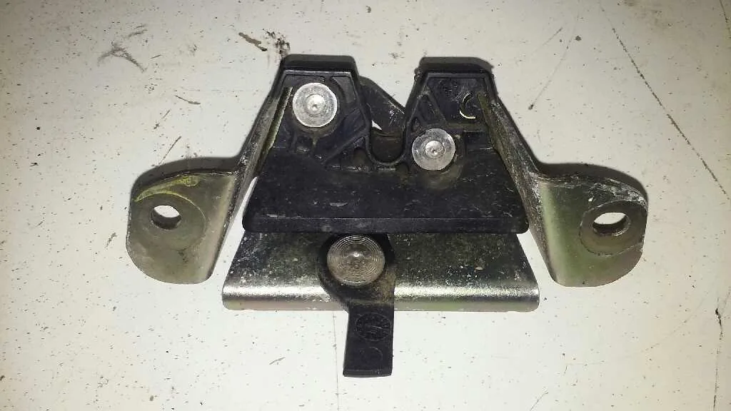 Cerradura Maletero / Porton para Peugeot 107