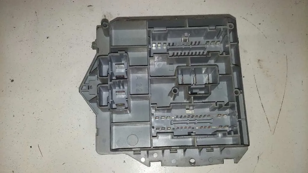 Caja Reles / Fusibles para Fiat Punto Berlina (188)