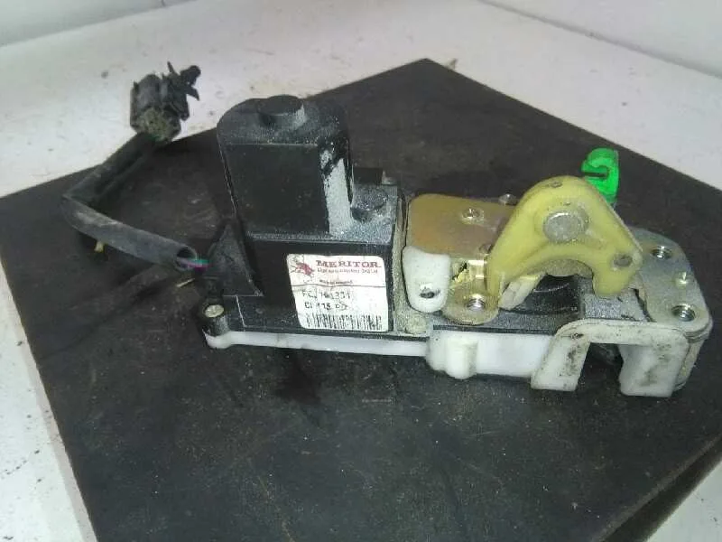 Cerradura Puerta Delantera Derecha para Mg Serie 200