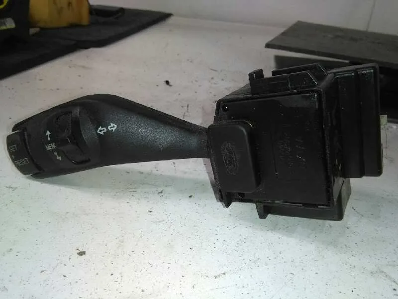 Mando Intermitentes para Ford Focus Berlina (Cap)