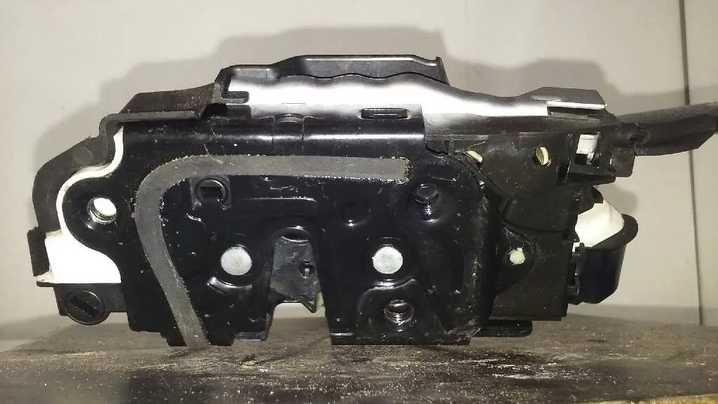 Cerradura Puerta Delantera Derecha para Volkswagen Golf Vi (5K1)