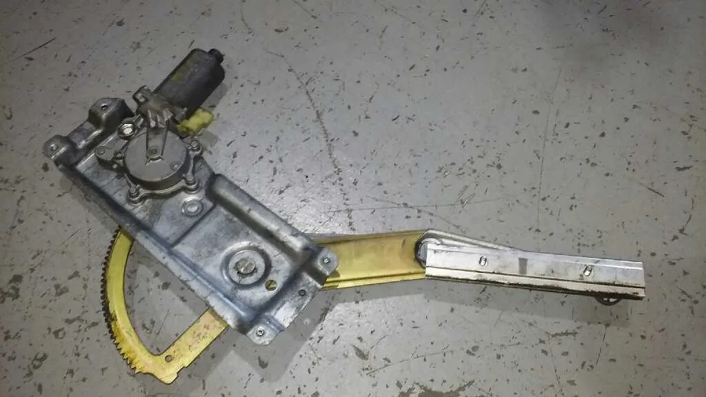 Elevalunas Delantero Izquierdo para Saab 900 Berlina