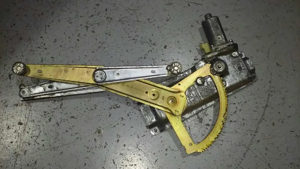 Elevalunas Delantero Izquierdo para Saab 900 Berlina