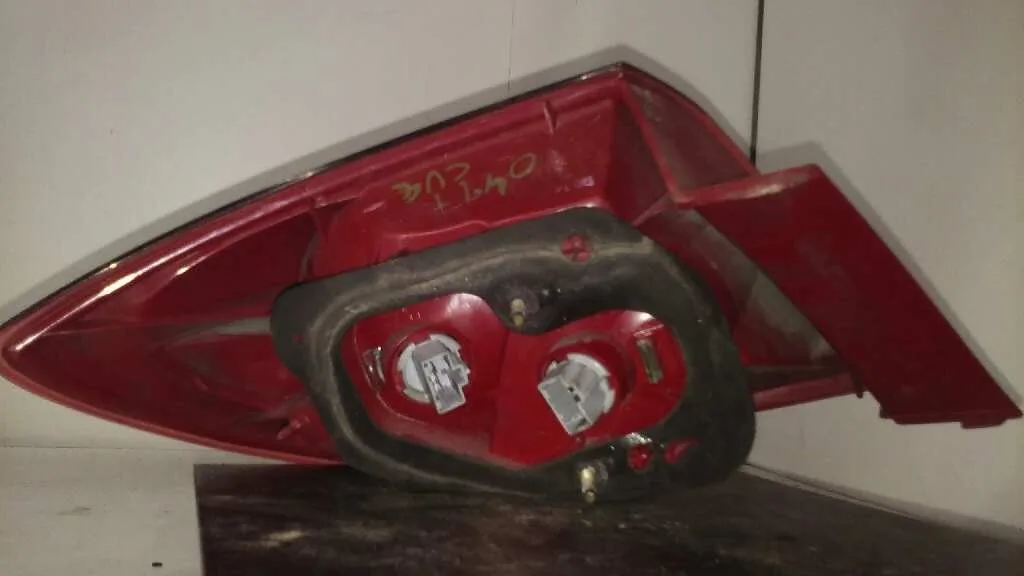 Piloto Trasero Derecho para Mazda 3 Berlina (Bk)
