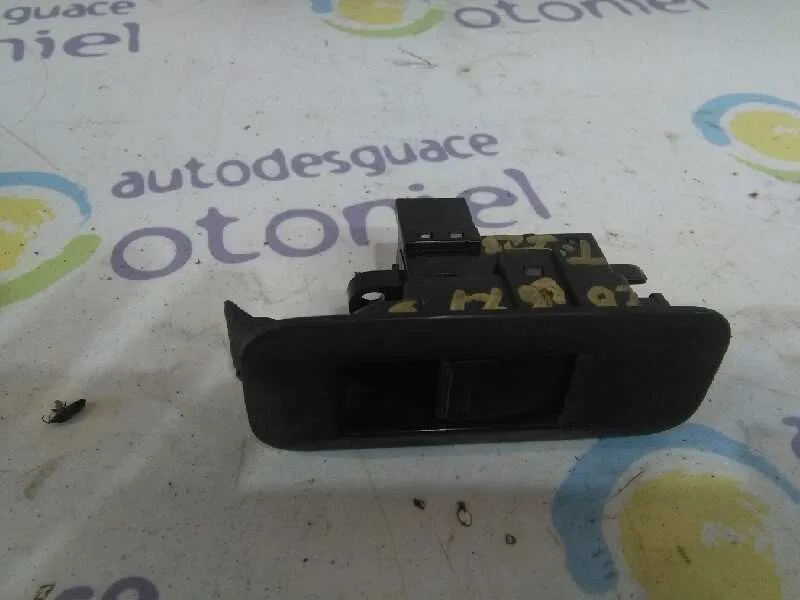 Mando Elevalunas Trasero Izquierdo para Nissan Primera Berlina (P12)