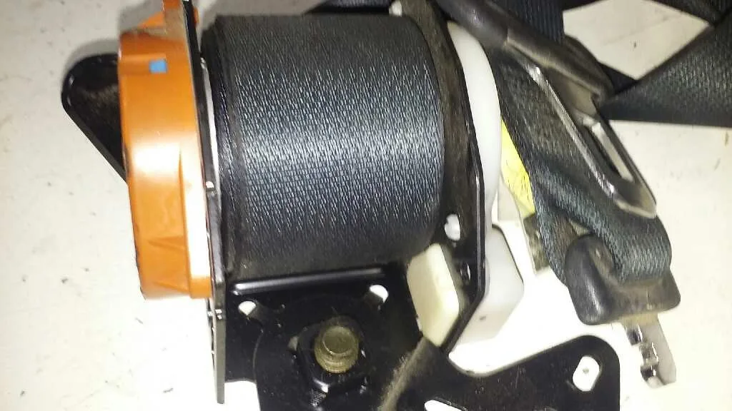 Cinturon Seguridad Trasero Central para Toyota Yaris (Ncp1/Nlp1/Scp1)