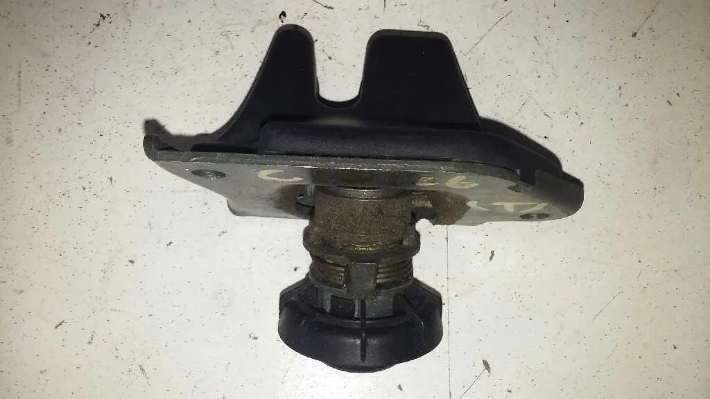 Cerradura Maletero / Porton para Fiat Punto Berl. (176)