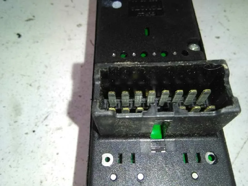 Mando Elevalunas Delantero Izquierdo para Toyota Avensis Berlina (T 22)
