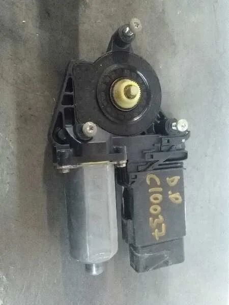 Motor Elevalunas Delantero Derecho para Volkswagen Passat Berlina (3B2)