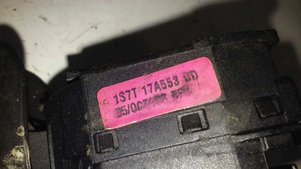 Mando Limpia para Ford Fusion (Cbk)