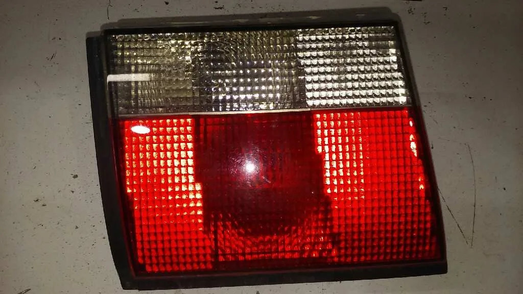 Piloto Trasero Izquierdo Interior para Saab 900 Berlina
